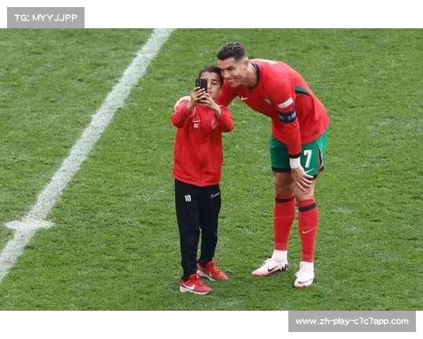 C罗积极出援助物资专机飞往土耳其叙利亚灾区助力救援行动